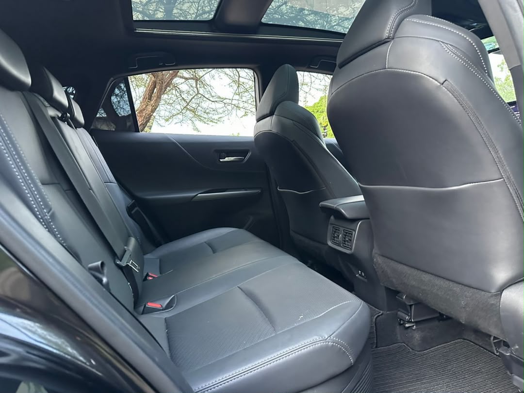 Toyota Harrier Hybrid thumbnail 6